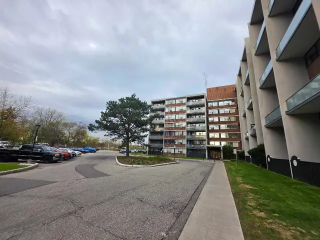 Rare find Reno 2 bed 2 parking with all utilities