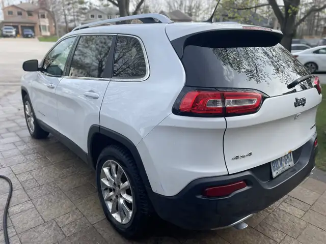2014 Jeep Cherokee Limited 4x4 | 3.2L Pentastar V6 Loaded $7800 - Photo 7