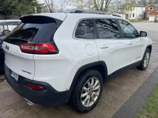 2014 Jeep Cherokee Limited 4x4 | 3.2L Pentastar V6 Loaded $7800 - Photo 8