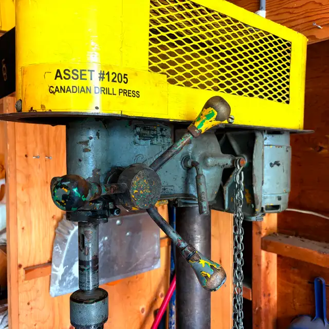 Floor model drill press