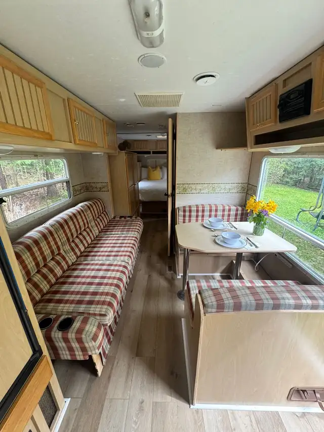 RV - 23 ft - Photo 2