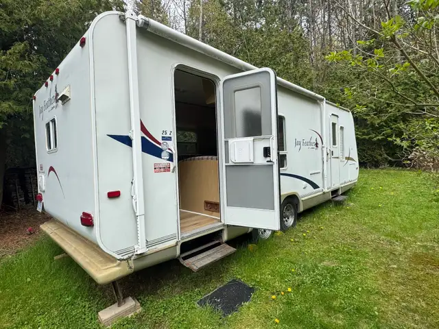 RV - 23 ft - Photo 4