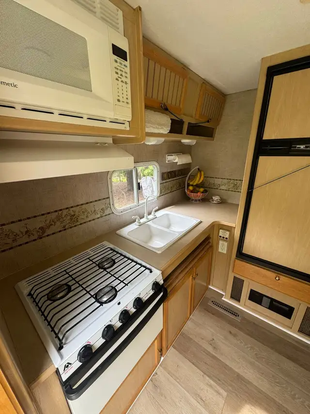 RV - 23 ft - Photo 6