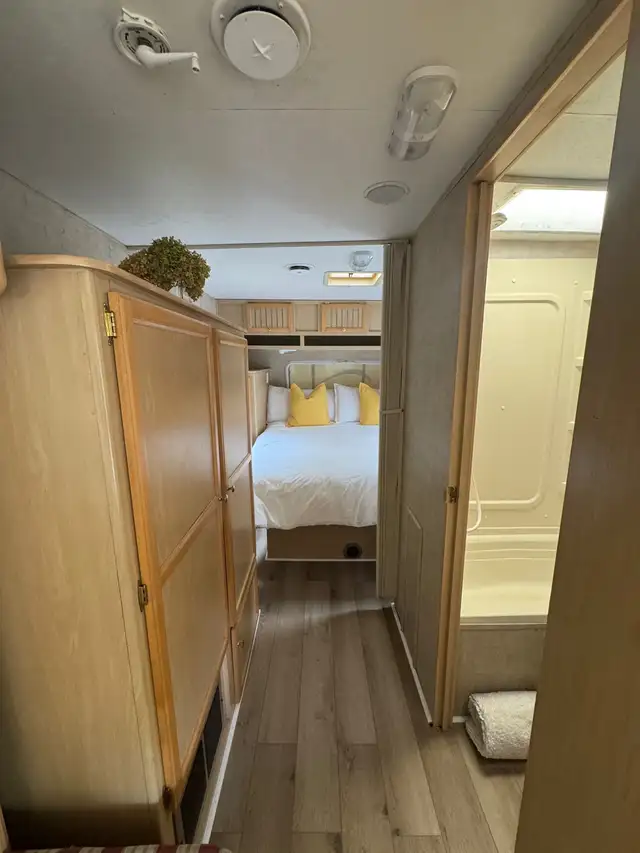 RV - 23 ft - Photo 10