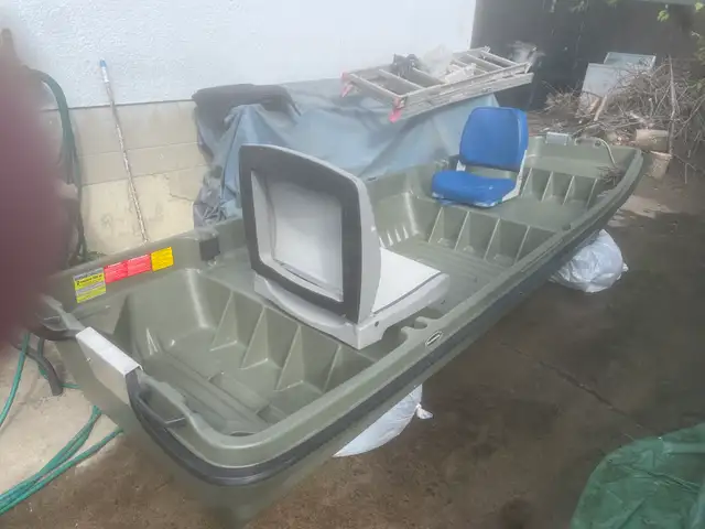 11’ Jon Fishing Boat