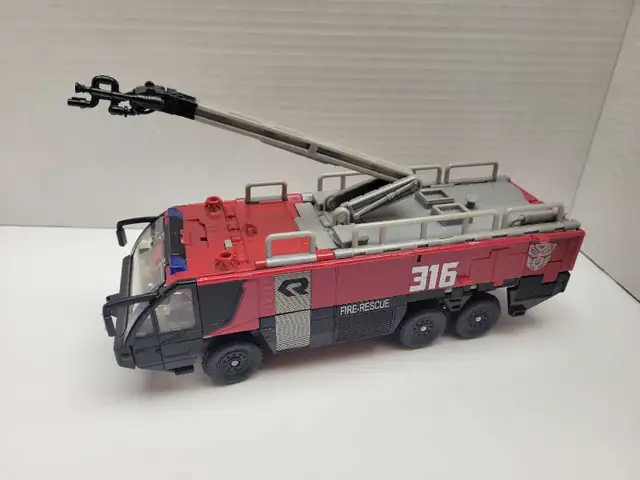 Transformers Sentinel Prime Leader Class
