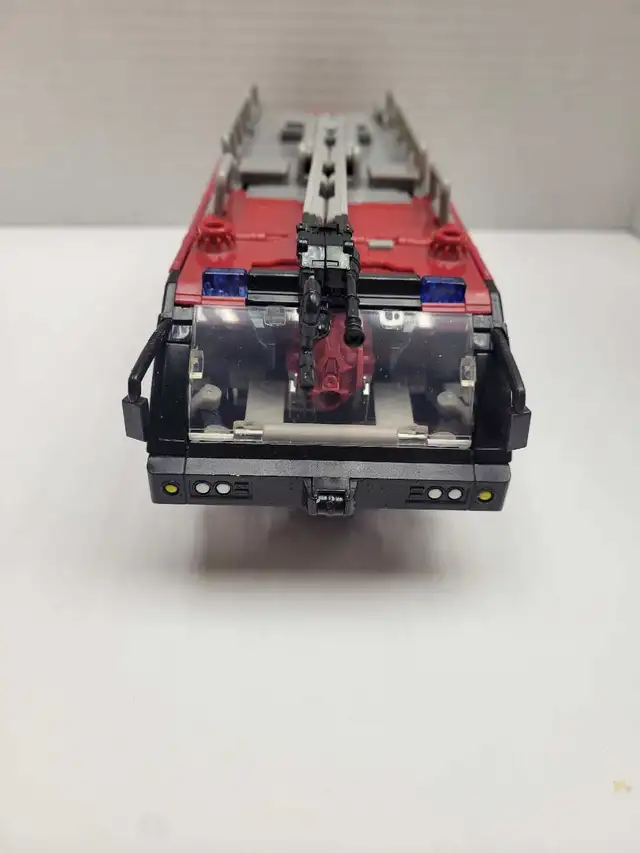 Transformers Sentinel Prime Leader Class - Photo 3