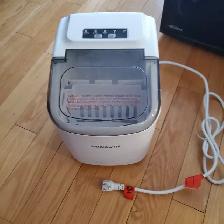 Mini ice maker