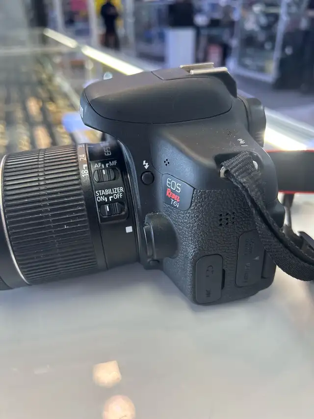 Canon T6I 24.2 MP DSLR with 18-55MM lens and charger - Photo 4