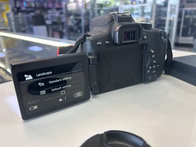 Canon T6I 24.2 MP DSLR with 18-55MM lens and charger - Photo 6