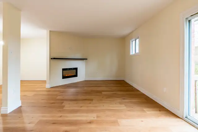 COMING SOON - Fully Renovated End‑Unit Townhome in Woodstock - Photo 4