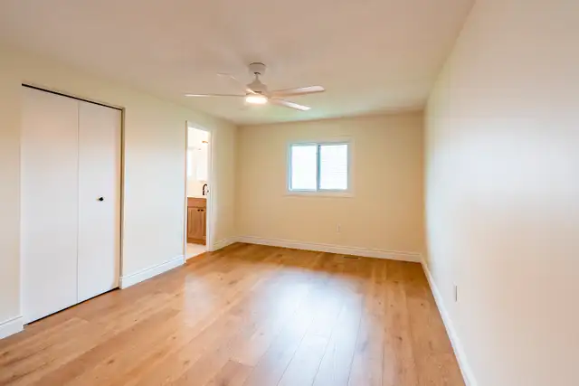 COMING SOON - Fully Renovated End‑Unit Townhome in Woodstock - Photo 5