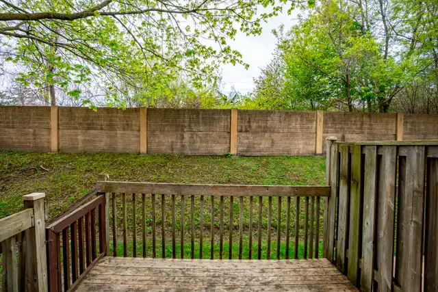 COMING SOON - Fully Renovated End‑Unit Townhome in Woodstock - Photo 6