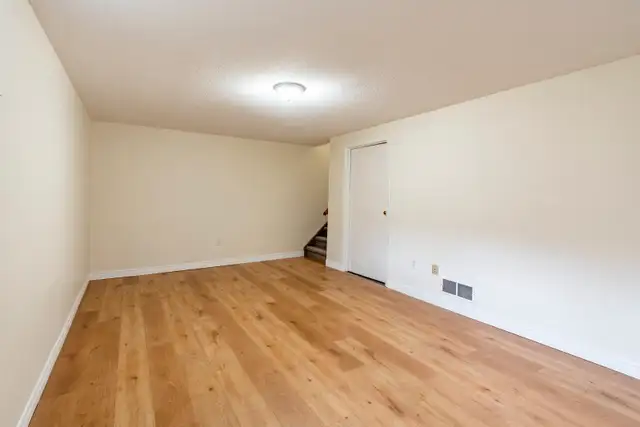 COMING SOON - Fully Renovated End‑Unit Townhome in Woodstock - Photo 7
