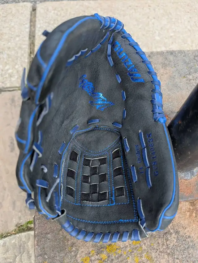 Mizuno Baseball Glove