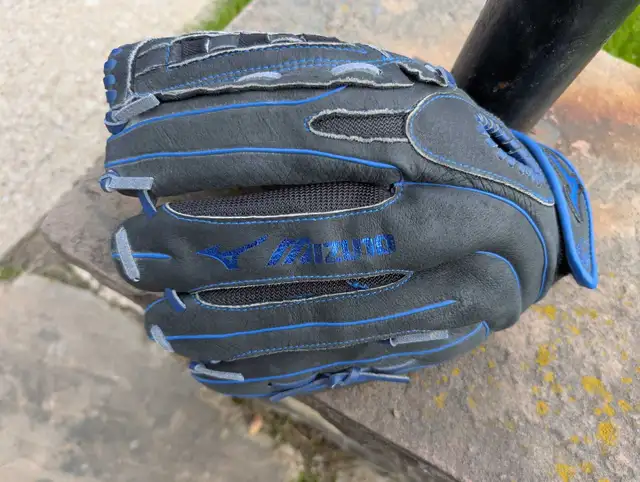 Mizuno Baseball Glove - Photo 2