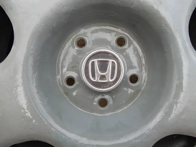 4 PNEUS D'HIVER SUR JANTES HONDA  17 PO. - Photo 2