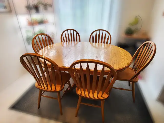 Table de salle à manger extensible avec 6 chaises - Photo 2