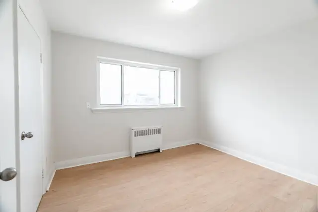 Spacious 2 Bed June 1st $1,495 Free heat & water Main floor - Photo 6