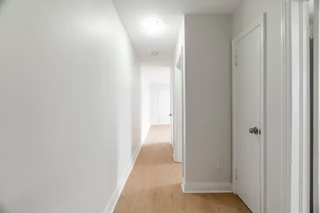 Spacious 2 Bed June 1st $1,495 Free heat & water Main floor - Photo 8