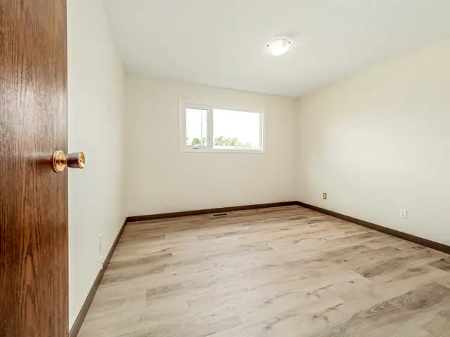 4 Bedroom Bungalow for rent on Westside - Photo 11