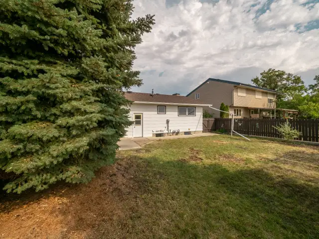4 Bedroom Bungalow for rent on Westside - Photo 20