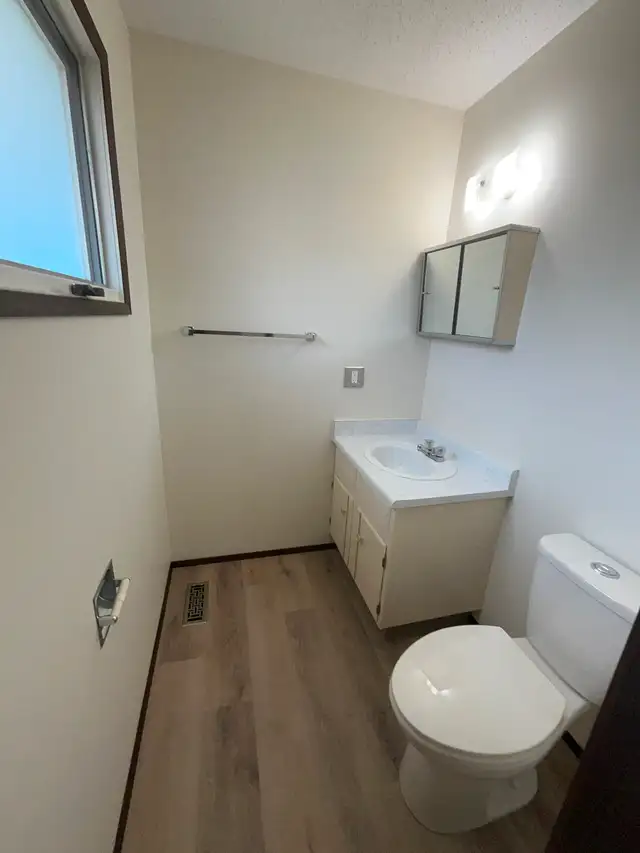 4 Bedroom Bungalow for rent on Westside - Photo 22