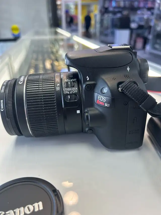 Canon SL1 18MP DSLR with 18-55 Lens and charger - Photo 3