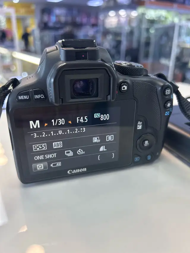 Canon SL1 18MP DSLR with 18-55 Lens and charger - Photo 6