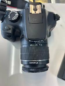 Canon T100 DSLR Camera with 18-55 lens and charger - Photo 6