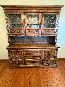 Free delivery used Wooden antique China Cabinet - Photo 2