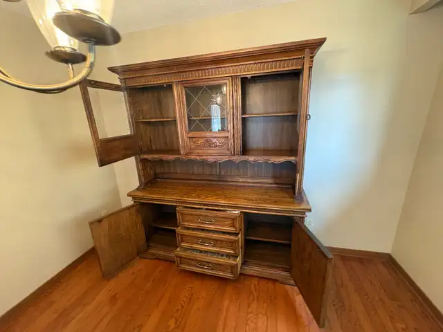 Free delivery used Wooden antique China Cabinet - Photo 7