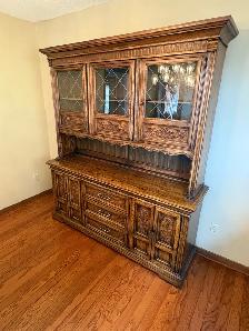 Free delivery used Wooden antique China Cabinet - Photo 9