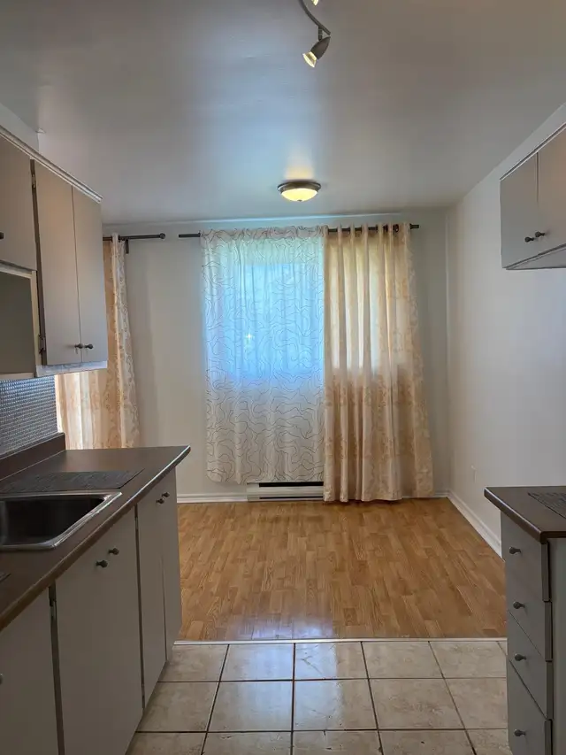 Longueuil, 4 ½ - Garden Level - $1300 – Terrace. 2950 Mazenod - Photo 3