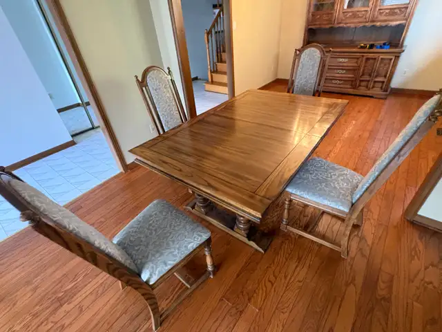 Free delivery used Wooden Dining Table with 4 Chairs - Photo 4