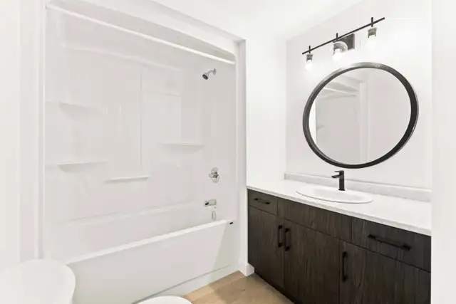 Luxury 2 Bedroom Apartment! With Fitness Centre! - Photo 8