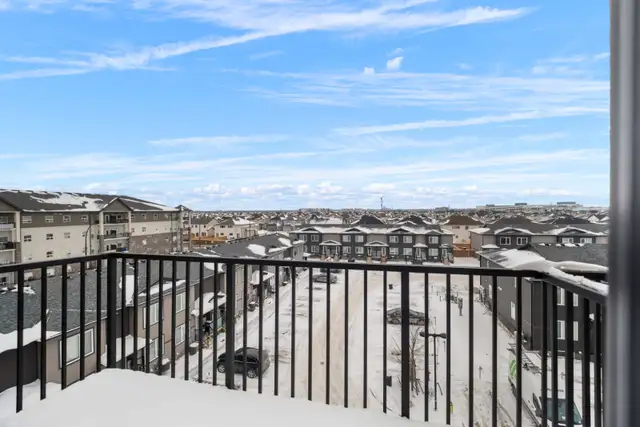 Luxury 2 Bedroom Apartment! With Fitness Centre! - Photo 12