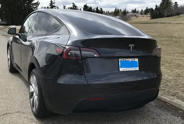 Beautiful Tesla Model Y (2024) - Photo 3