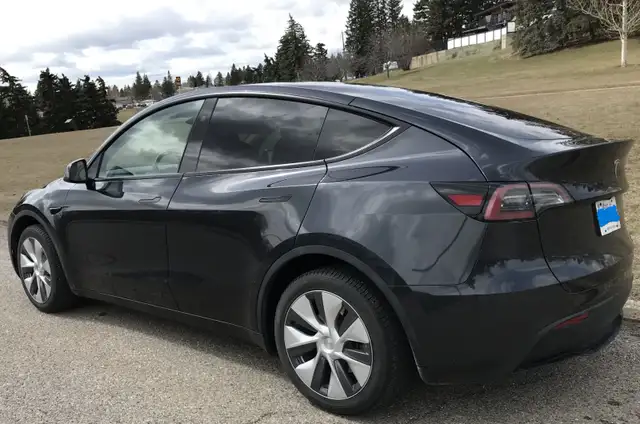 Beautiful Tesla Model Y (2024) - Photo 4