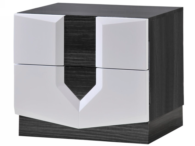 White low-profile platform bed with 2 nightstands and 2 lamps - Photo 5