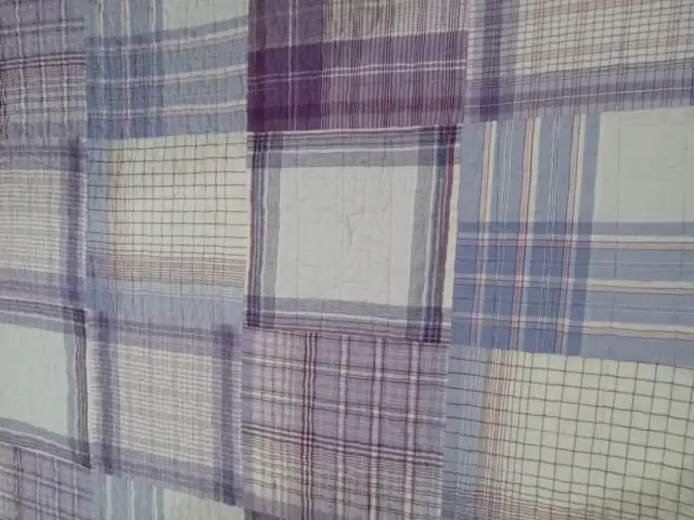 QUEEN SIZE COTTON QUILT - BRAND NAUTICA