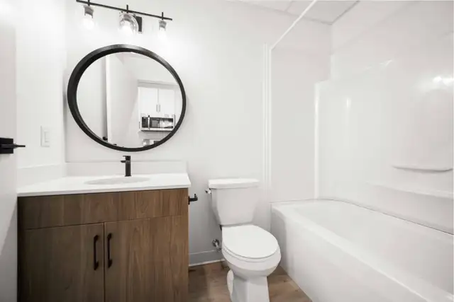 Luxury 1 Bedroom Apartment! Available August 1st! - Photo 11