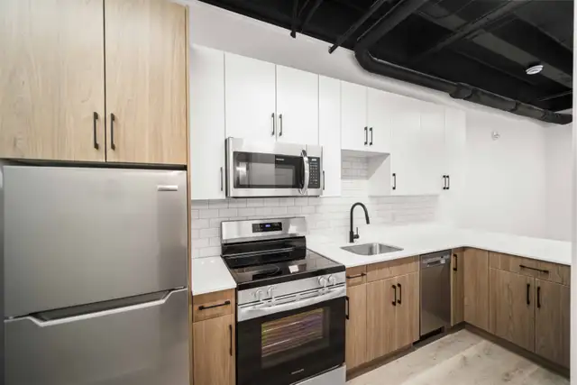 Luxury 1 Bedroom Apartment! Available August 1st! - Photo 13