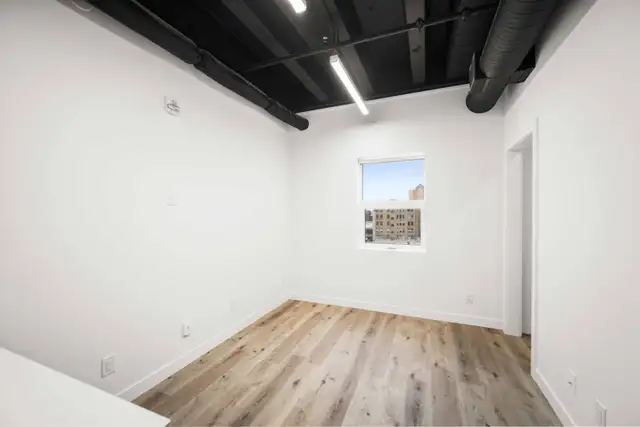 Luxury 1 Bedroom Apartment! Available August 1st! - Photo 14