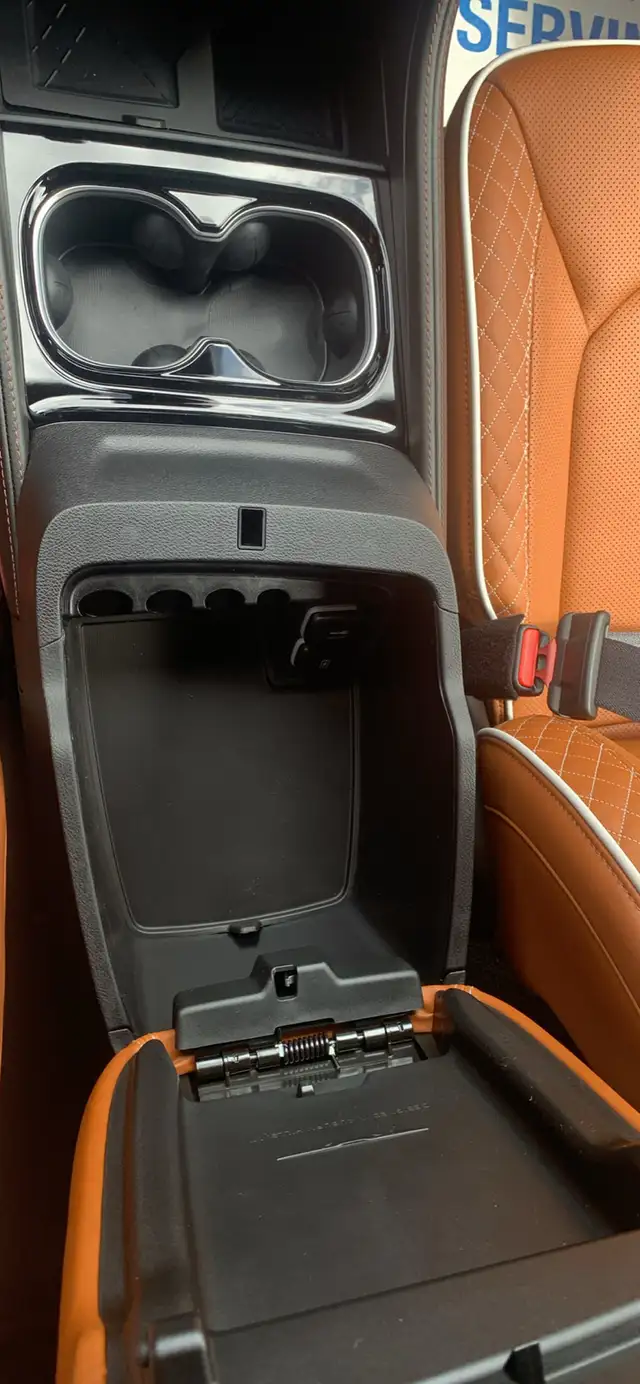 2026 Chrysler Pacifica Pinnacle - Photo 4