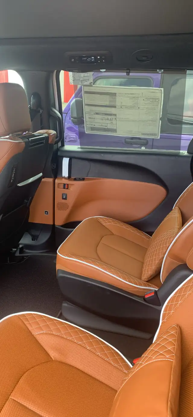 2026 Chrysler Pacifica Pinnacle - Photo 5