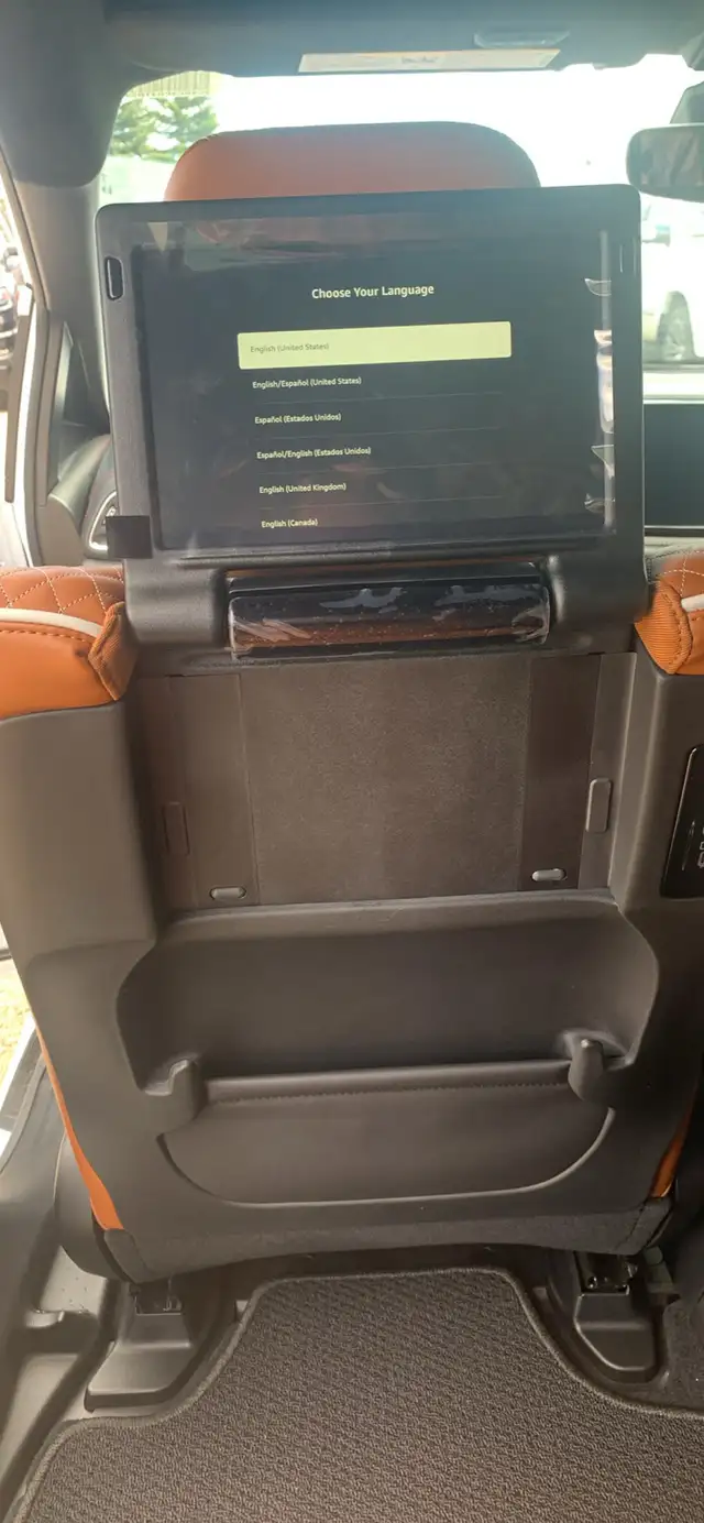 2026 Chrysler Pacifica Pinnacle - Photo 6