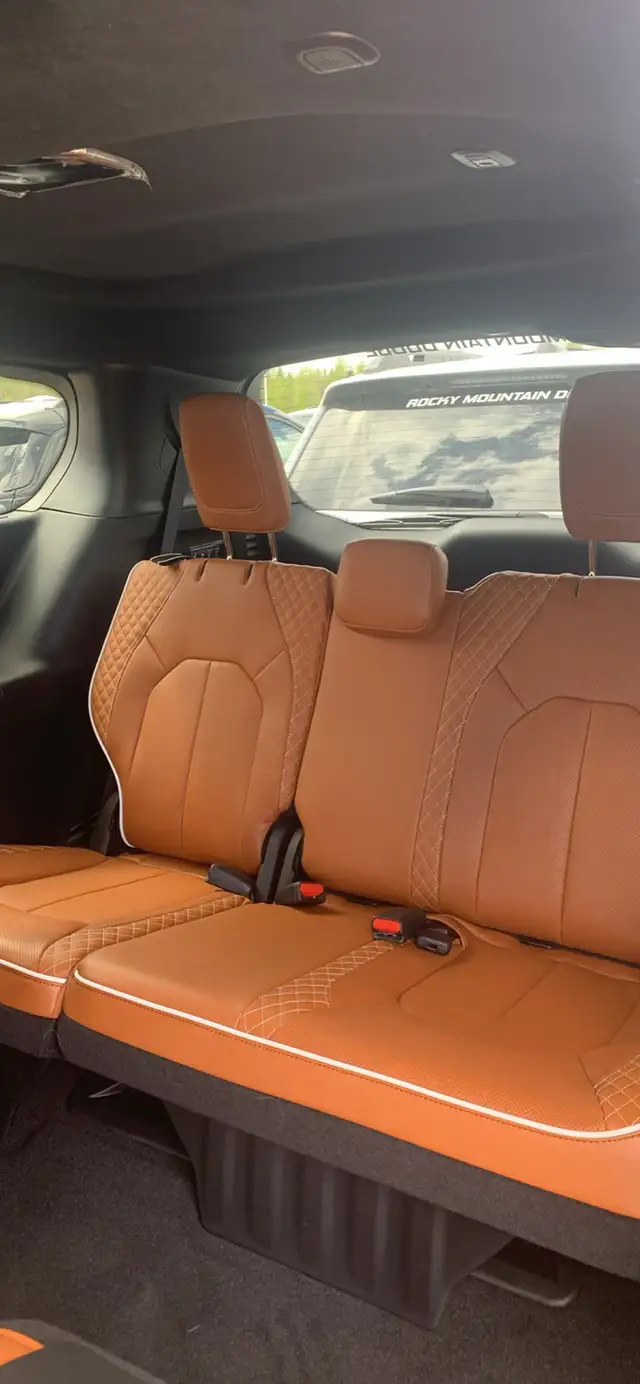 2026 Chrysler Pacifica Pinnacle - Photo 7