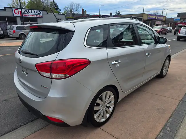 2014 Kia Rondo - Photo 7