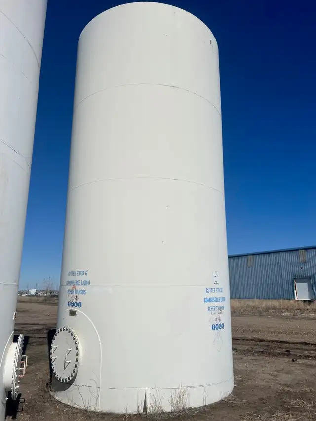 440 BBL (70,000L) ULC Vertical Fuel Tank – Medicine Hat
